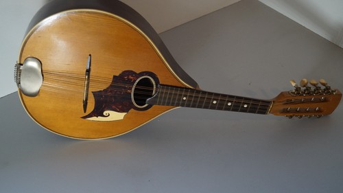 Vecchio mandolino buone - vecchio,