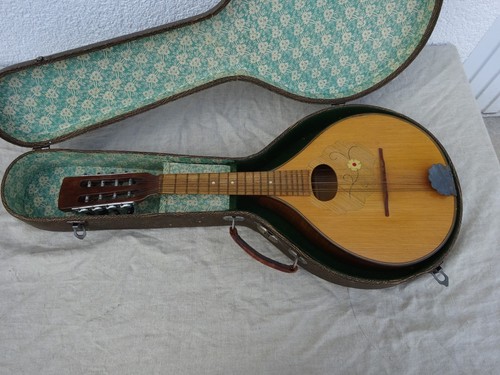 Vecchio mandolino con