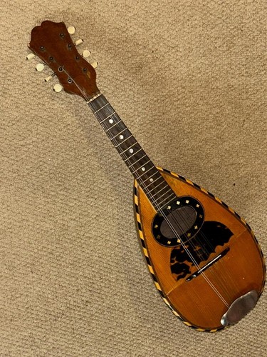 Antico mandolino italiano