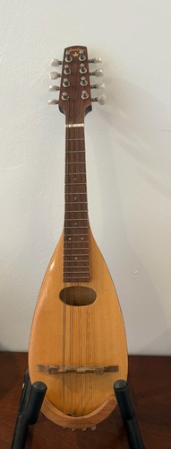Mandolino travolino foglia