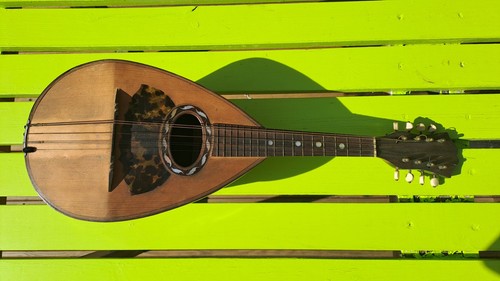 Antico mandolino italiano